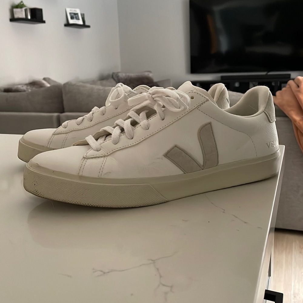 Veja Shoes Men all white size 11